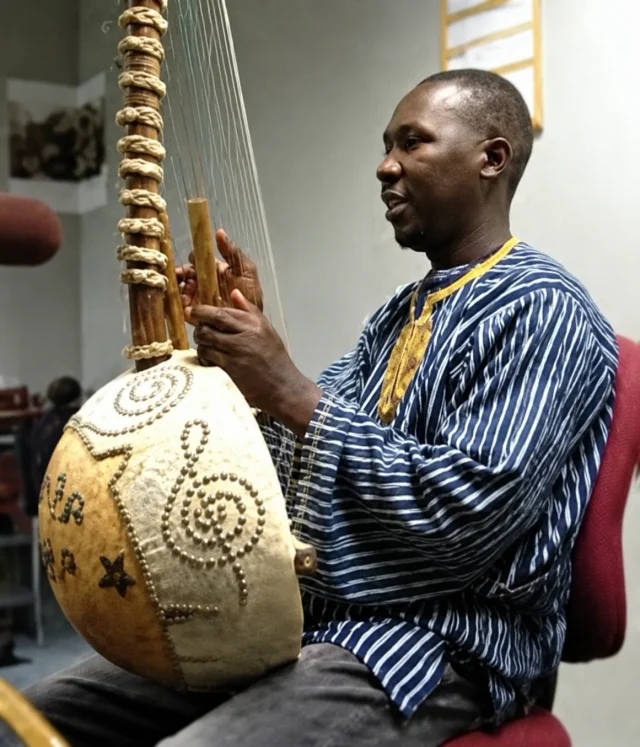 Resolution-enhanced Photograph of Pa Bobo Jobarteh